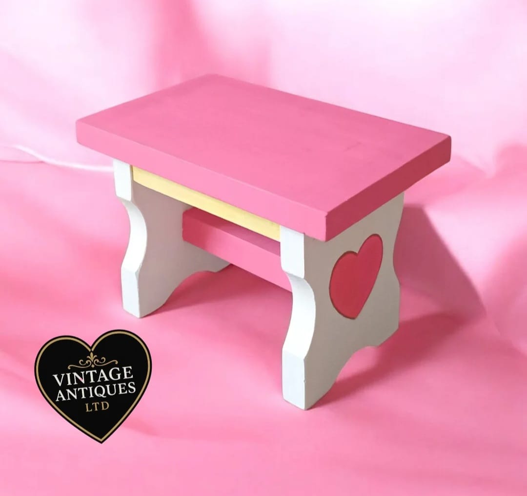 Bespoke Painted Wooden Step Stool – Pink & White Heart Design